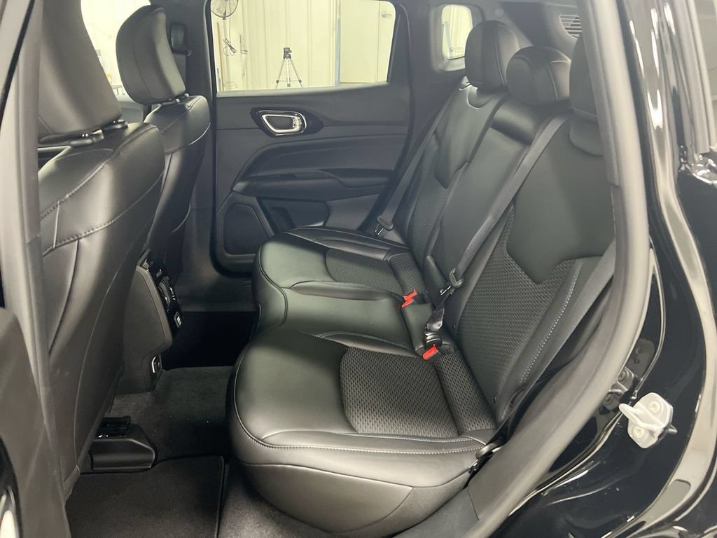 New 2026 Jeep Compass Latitude AWD/4WD image 21