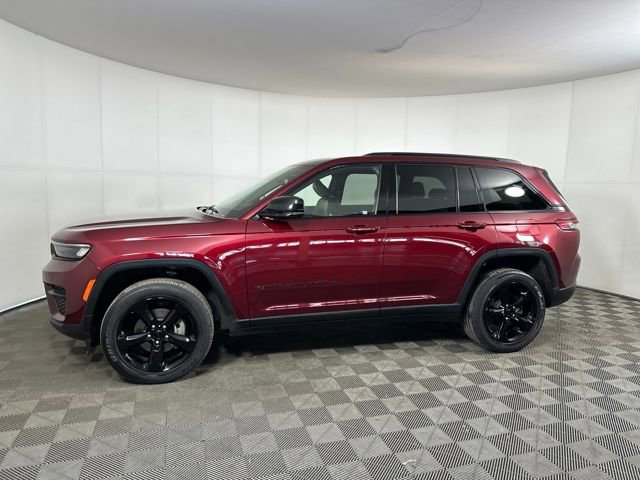 Used 2023 Jeep Grand Cherokee Altitude image 6