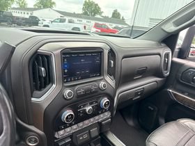Used 2022 GMC Sierra 3500 Denali w/ Denali Black Diamond Edition AWD/4WD image 10