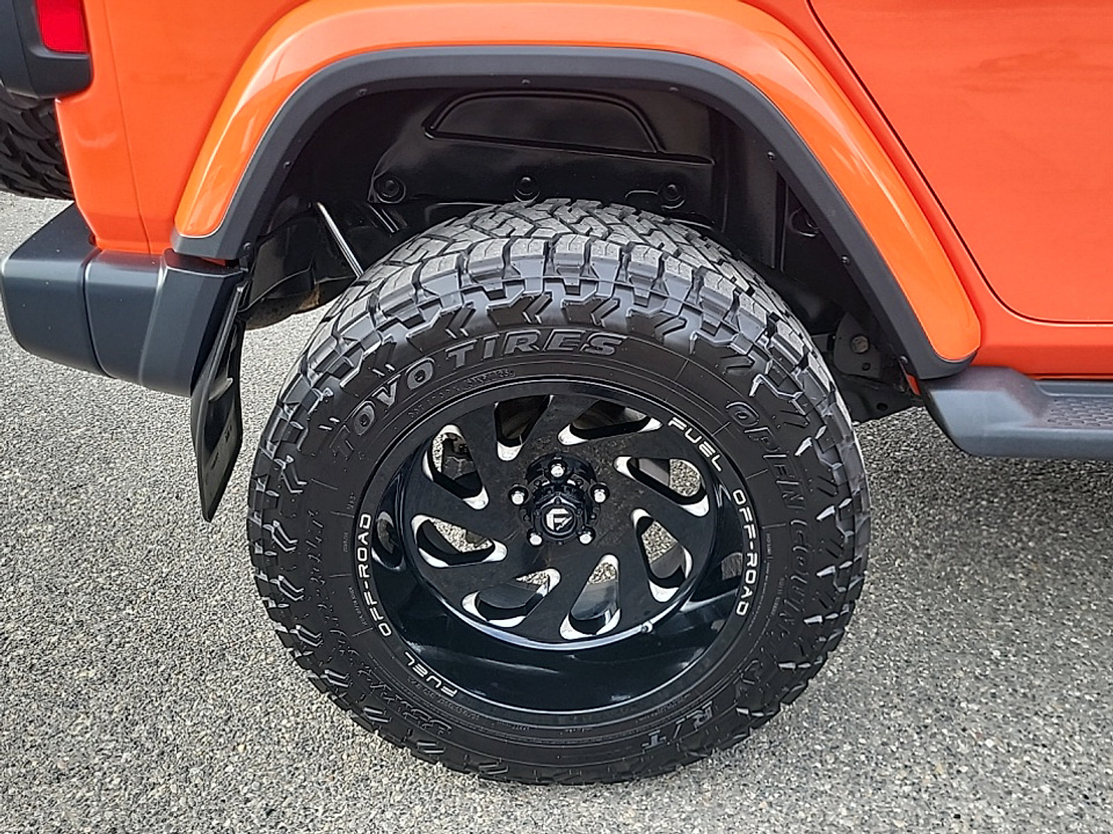 Used 2019 Jeep Wrangler Unlimited Sahara w/ Uconnect 4C Nav & Sound Group AWD/4WD image 9