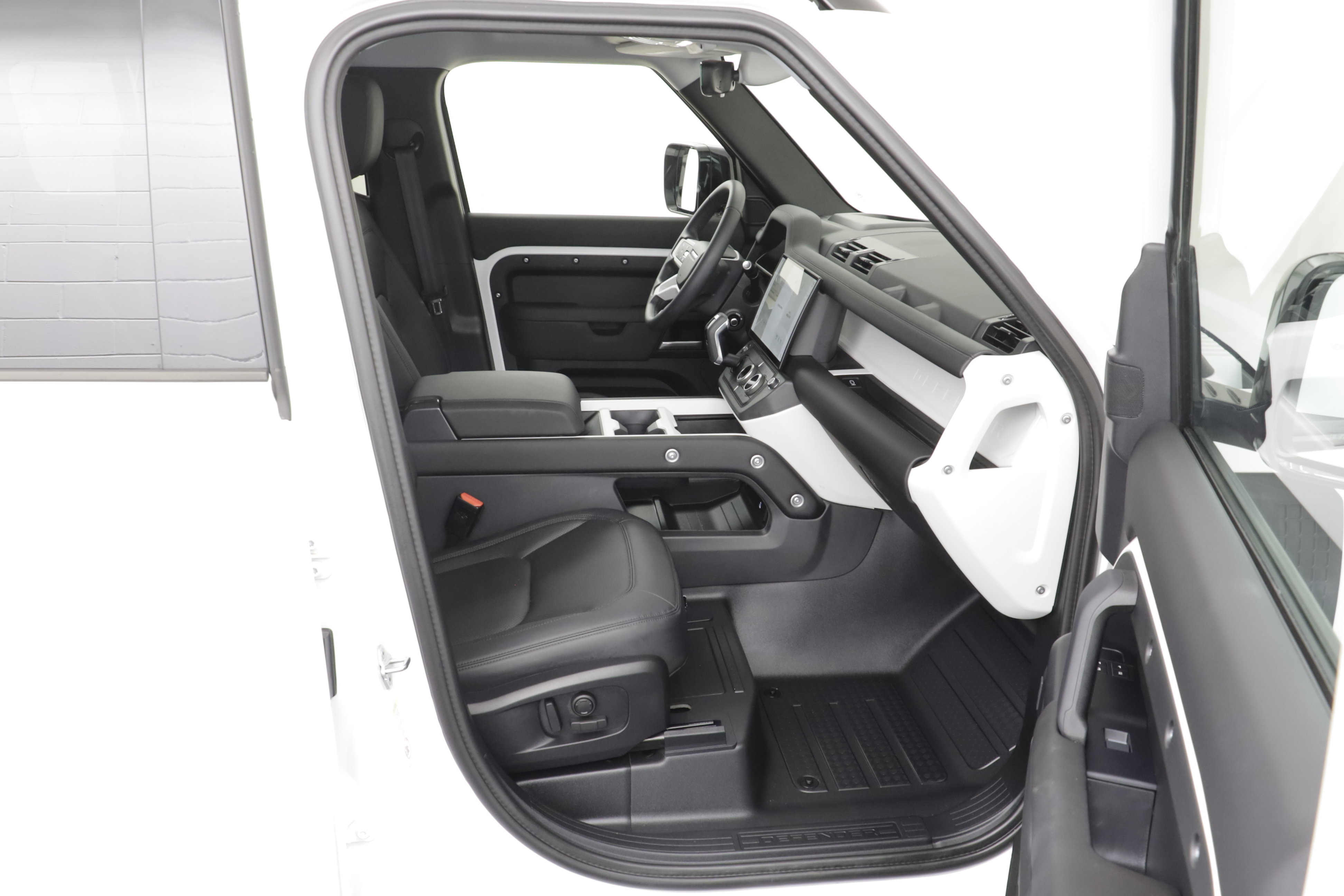 Certified 2026 Land Rover Defender 110 S AWD/4WD image 20