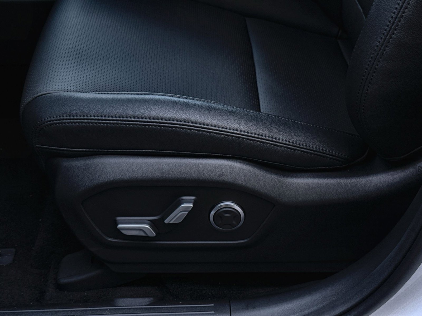 New 2026 Hyundai Santa Fe Limited image 14