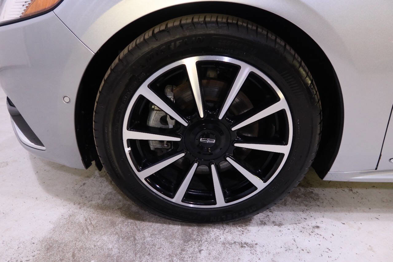 Used 2020 Lincoln Continental Reserve image 10