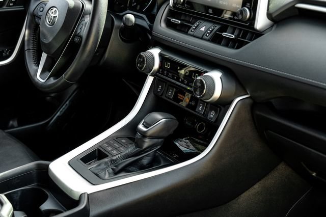 Used 2020 Toyota RAV4 XLE Premium AWD/4WD image 31