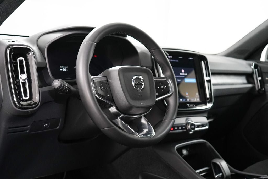 Used 2023 Volvo XC40 Recharge Ultimate AWD/4WD image 12