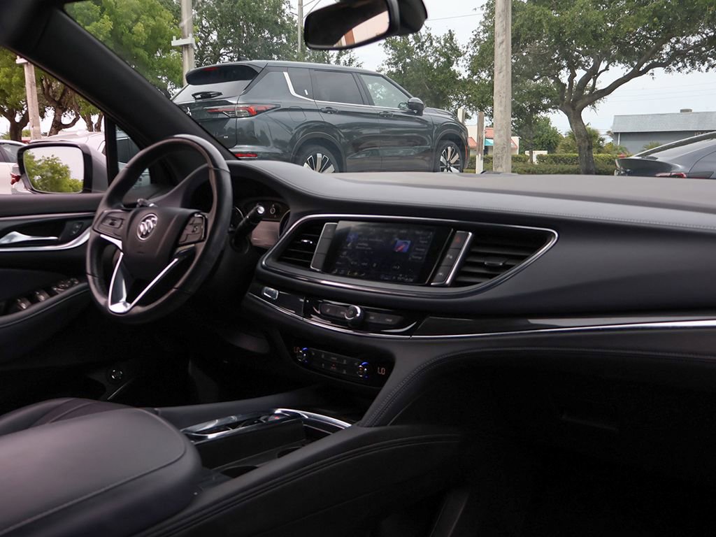 Used 2023 Buick Enclave Essence w/ Sport Touring Edition FWD image 26