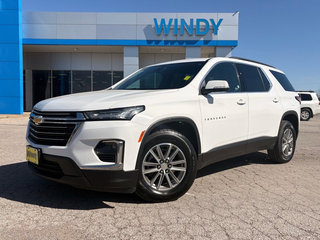 Used 2023 Chevrolet Traverse LT image 1