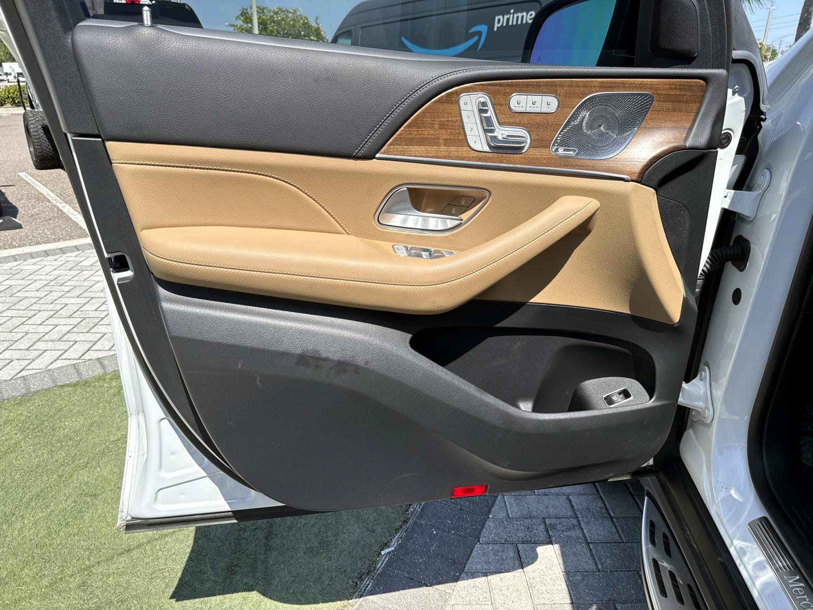 Used 2025 Mercedes-Benz GLS 450 4MATIC image 17