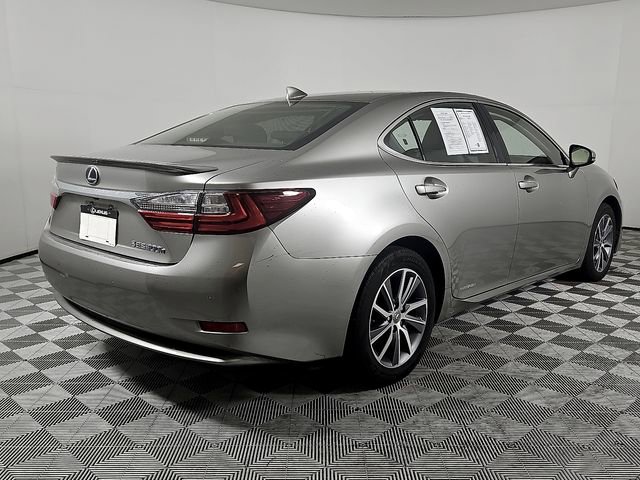 Used 2017 Lexus ES 300h image 4