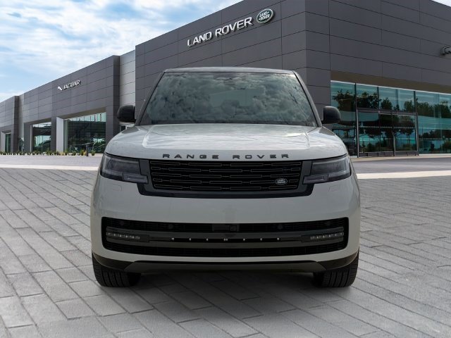 Certified 2026 Land Rover Range Rover Long Wheelbase SE AWD/4WD image 8