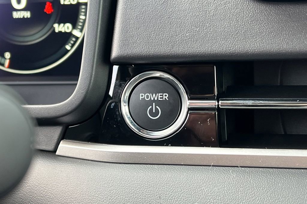 New 2025 Mitsubishi Outlander SE image 24