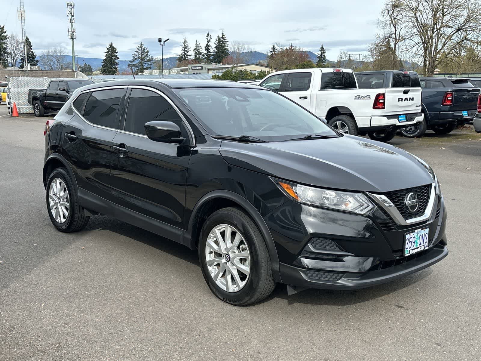 Used 2022 Nissan Rogue Sport S image 5