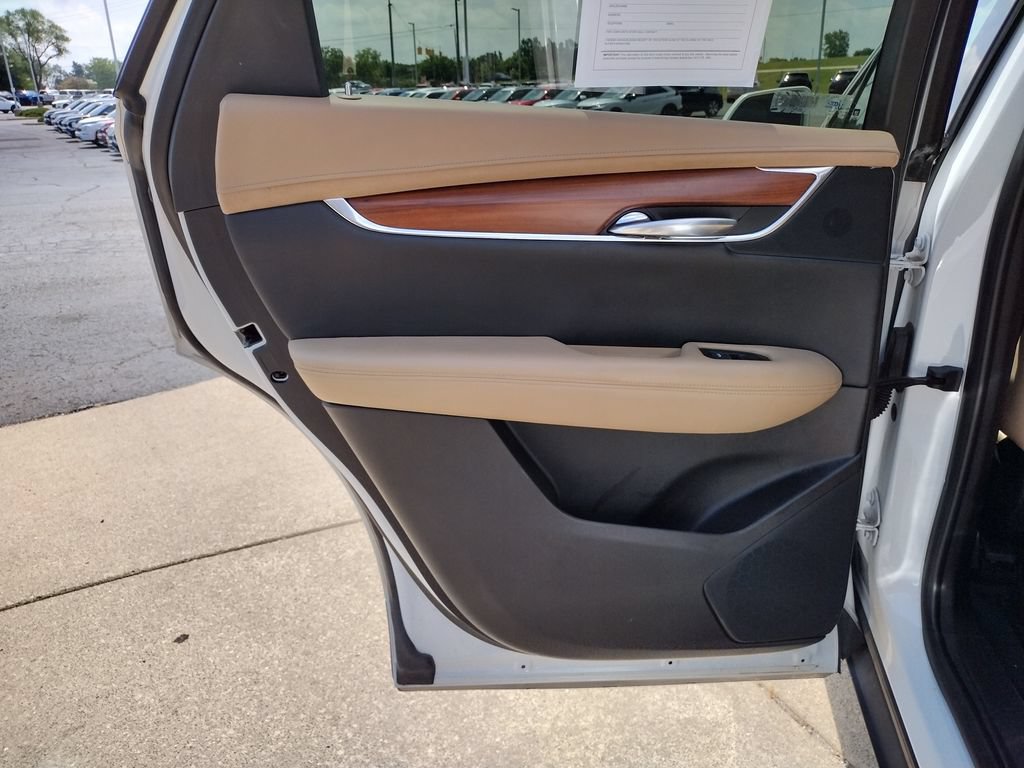 Used 2019 Cadillac XT5 Platinum AWD/4WD image 22