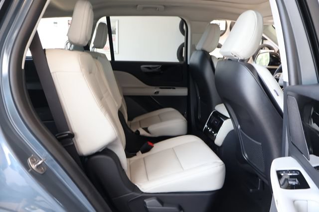 New 2026 Lincoln Aviator AWD image 21