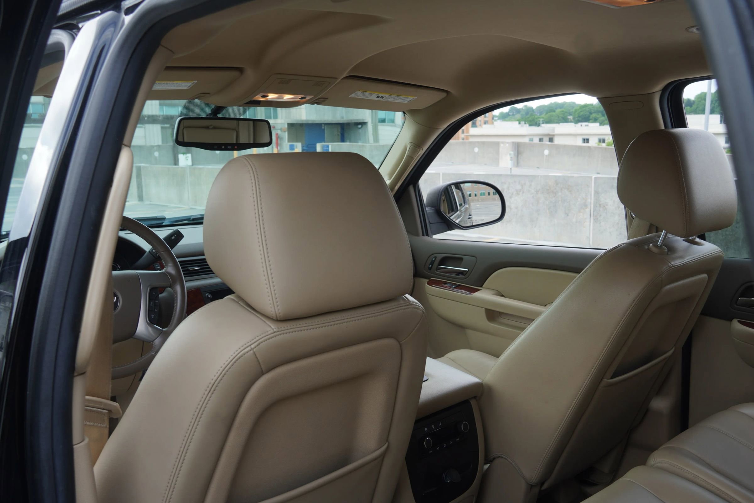 Used 2014 Chevrolet Tahoe LT image 9