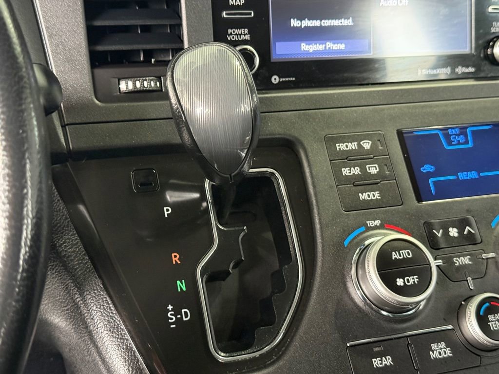 Certified 2019 Toyota Sienna SE image 26