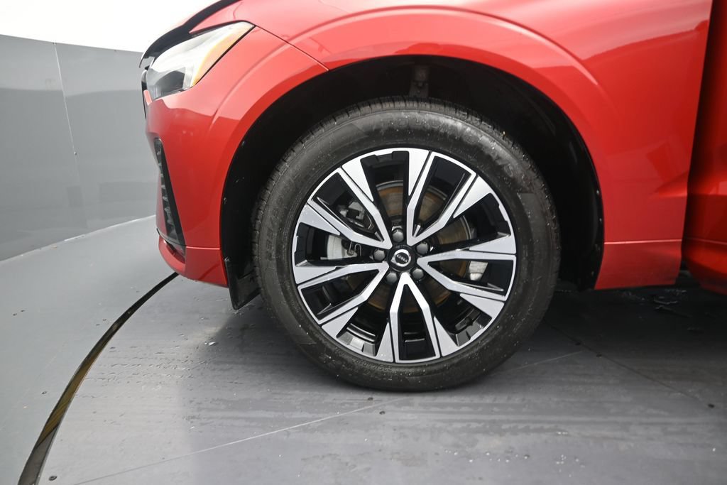 Used 2024 Volvo XC60 B5 Core AWD/4WD image 13