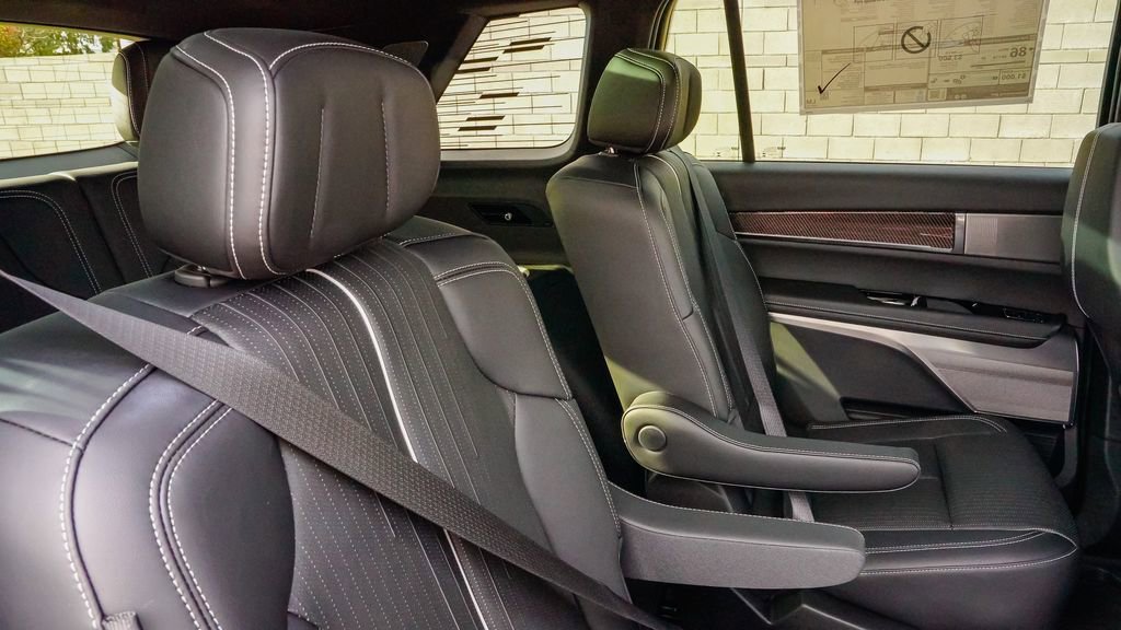 New 2026 Cadillac Vistiq Sport image 10