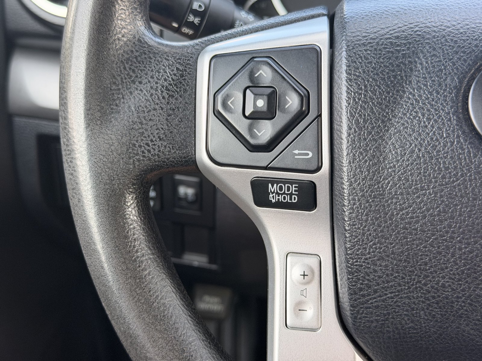 Used 2017 Toyota Tundra SR5 AWD/4WD image 19