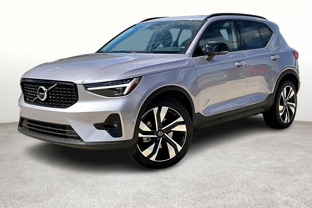 New 2026 Volvo XC40 B5 Ultra w/ Protection Package Premier image 2
