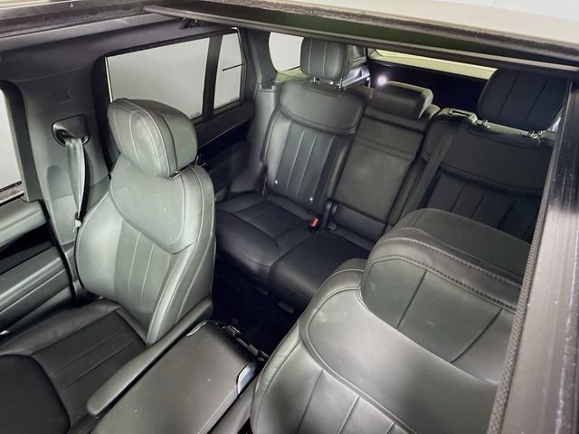 Certified 2025 Land Rover Range Rover SE image 14