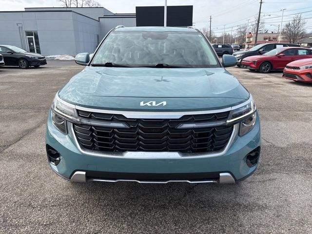 Certified 2024 Kia Seltos EX image 2