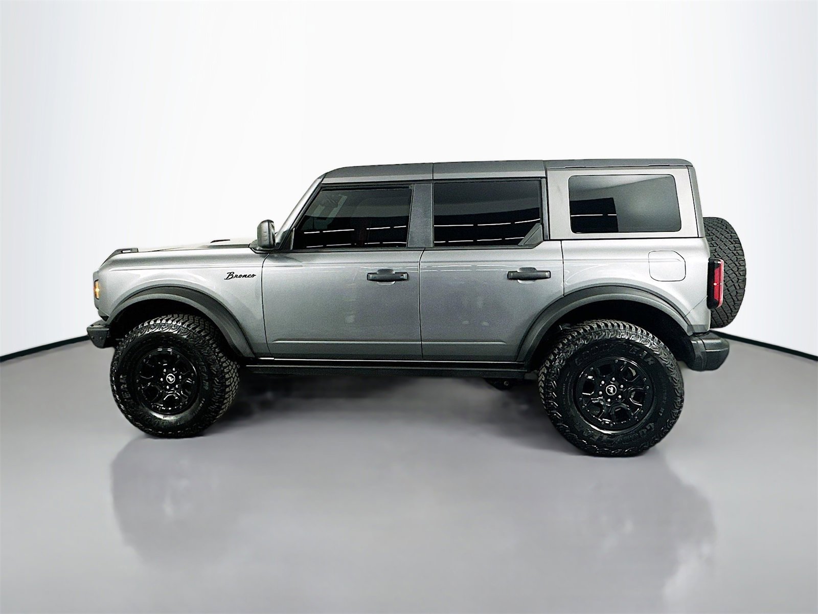 Used 2024 Ford Bronco Badlands w/ Sasquatch Package image 4