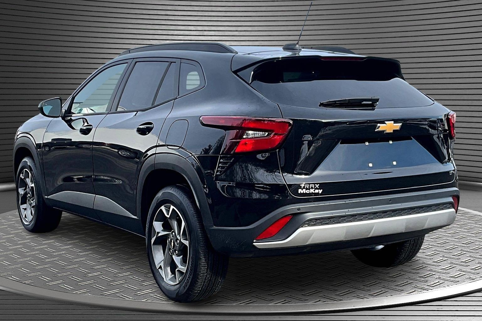 Used 2025 Chevrolet Trax LT w/ Driver Confidence Package FWD image 4