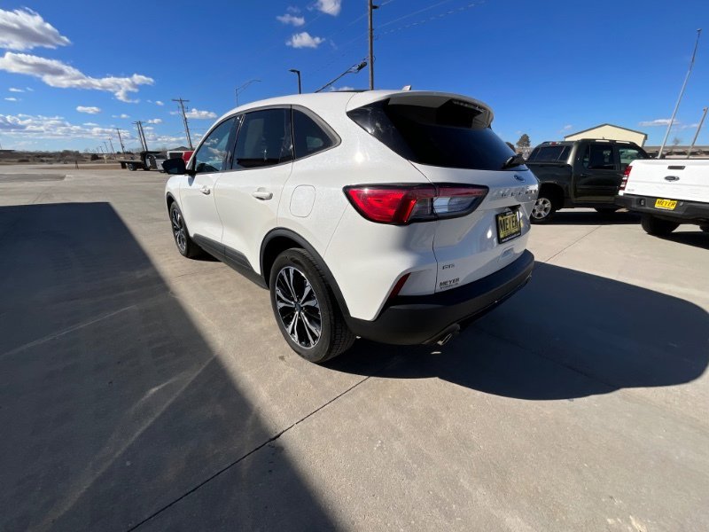 Used 2022 Ford Escape SE w/ SE Sport Appearance Package image 6