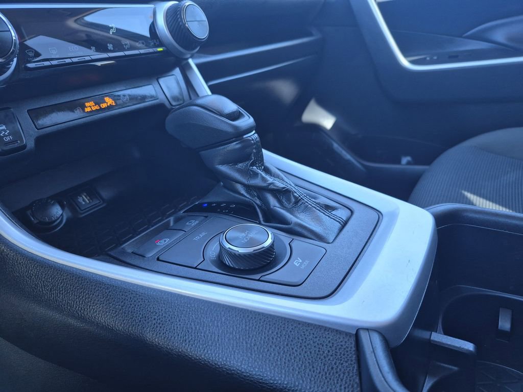 Used 2024 Toyota RAV4 LE image 10