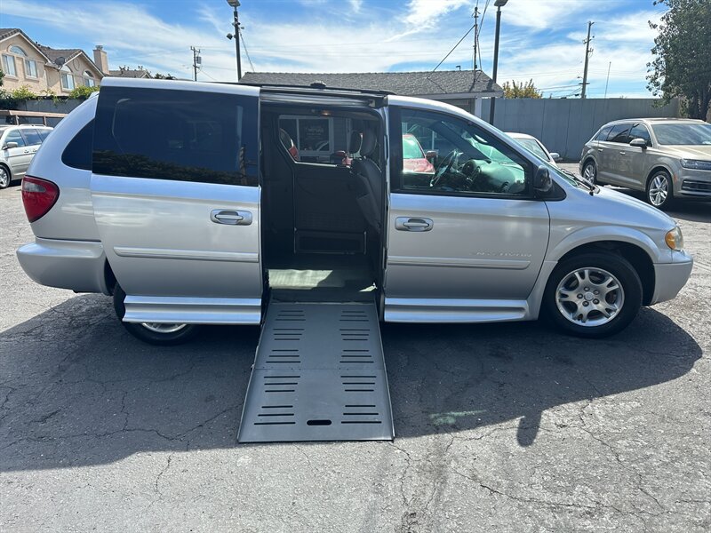 Used 2004 Dodge Grand Caravan SXT w/ Premium Group