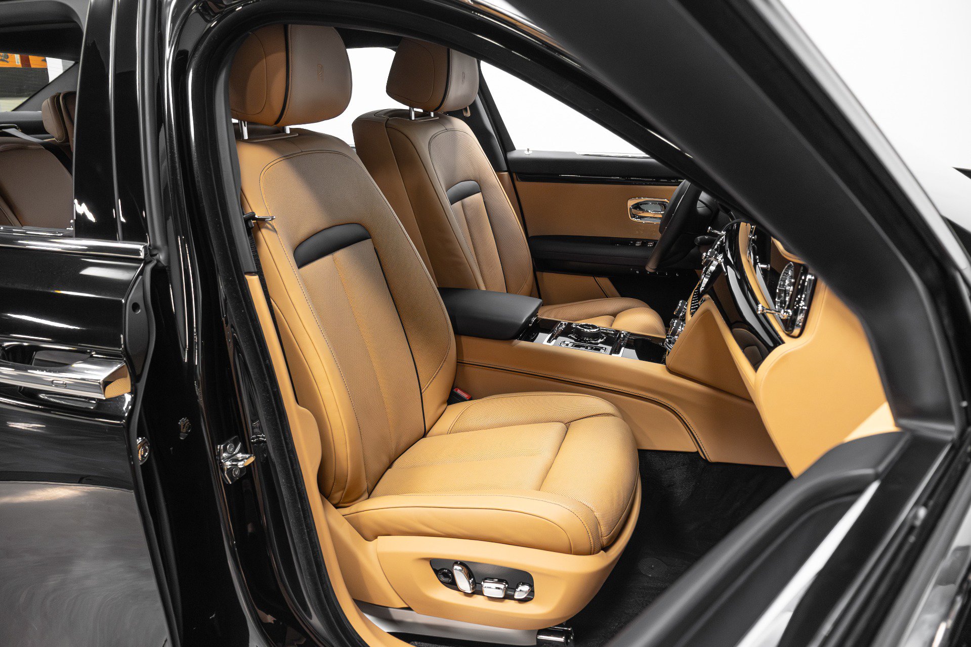 Used 2022 Rolls-Royce Ghost image 22