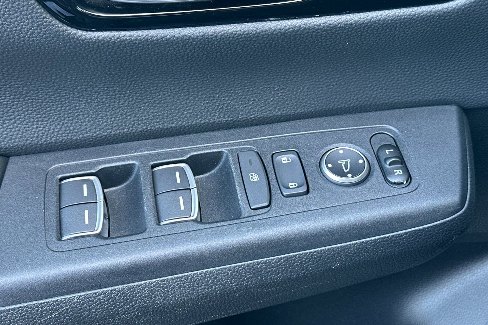 Used 2023 Honda CR-V Sport Touring image 11