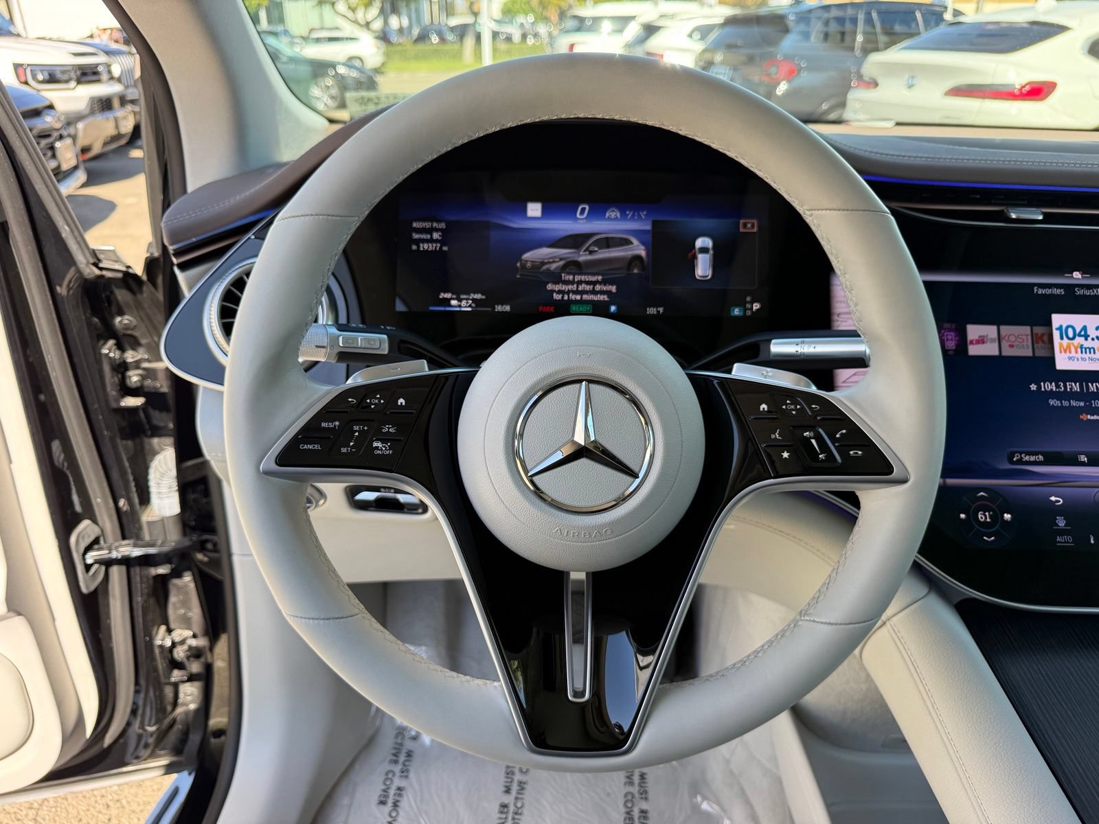 Used 2023 Mercedes-Benz EQS 580 4MATIC SUV image 31
