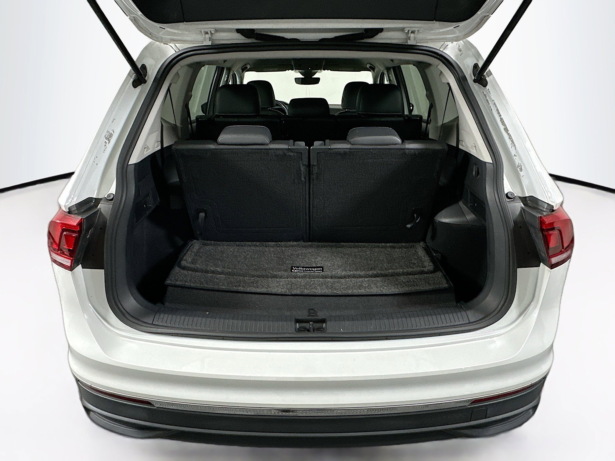 Used 2023 Volkswagen Tiguan SE FWD image 27