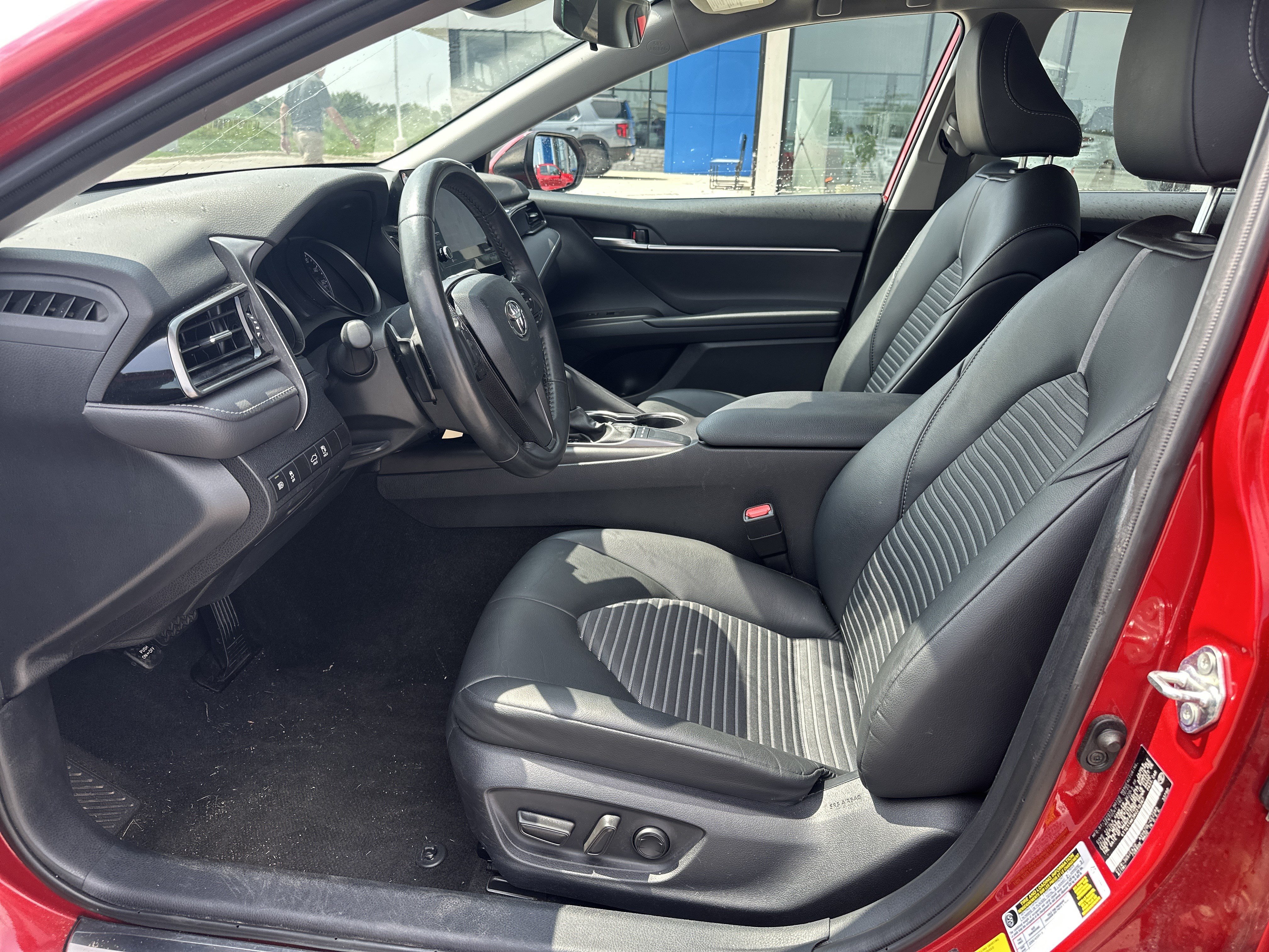 Used 2024 Toyota Camry SE FWD image 9
