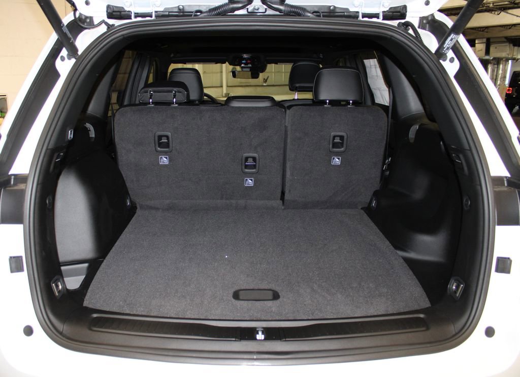 New 2025 Jeep Grand Cherokee Laredo image 32