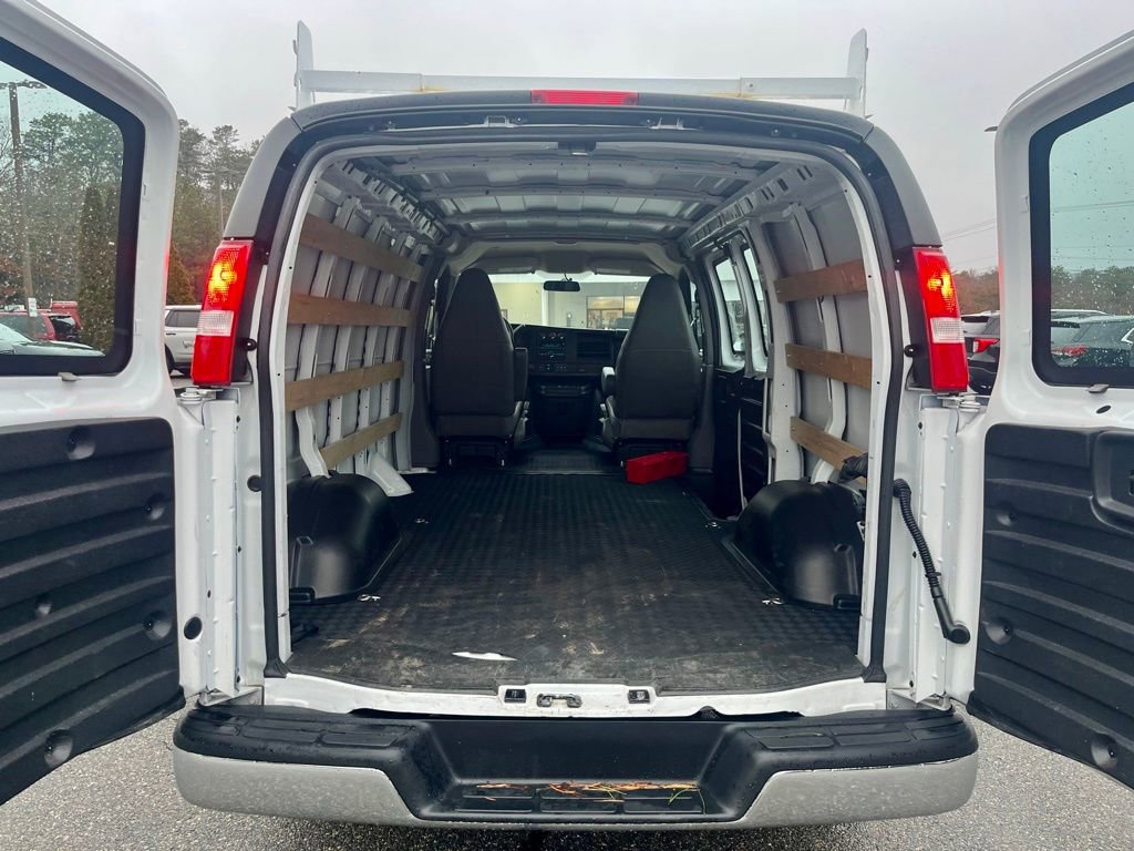 Used 2023 Chevrolet Express 2500 w/ Driver Convenience Package image 5