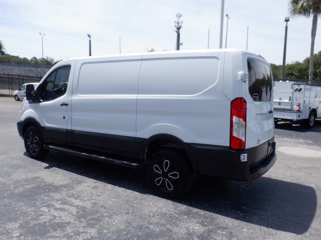 Used 2017 Ford Transit 250 130 Low Roof w/ Exterior Upgrade Package RWD image 3