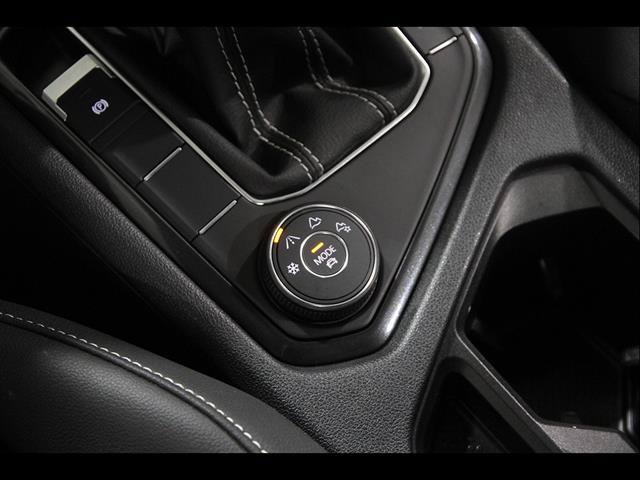 Certified 2024 Volkswagen Tiguan SE R-Line AWD/4WD image 16