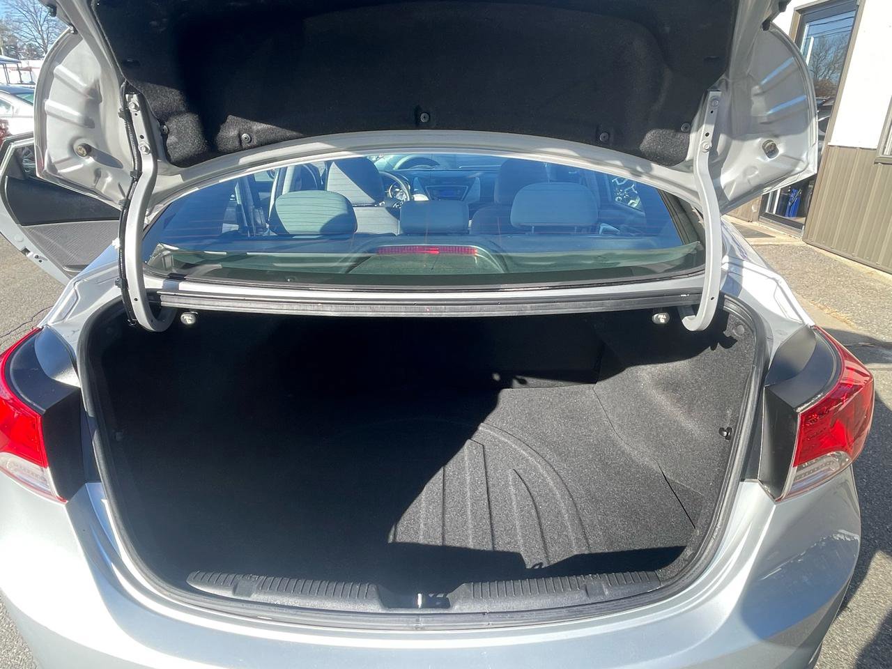 Used 2013 Hyundai Elantra GLS w/ Preferred Pkg FWD image 8