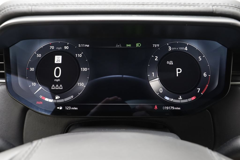 Used 2025 Land Rover Range Rover Sport SE AWD/4WD image 8