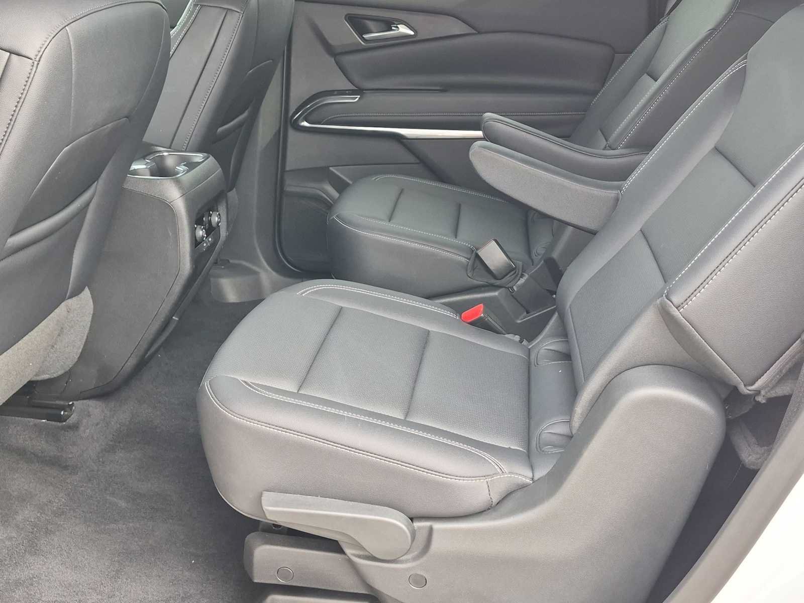 Used 2025 Chevrolet Traverse LT AWD/4WD image 20