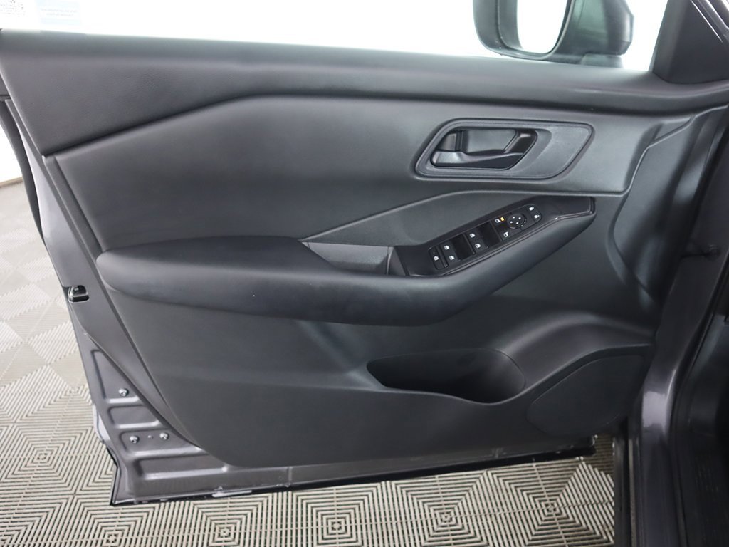 Used 2024 Nissan Rogue S image 19