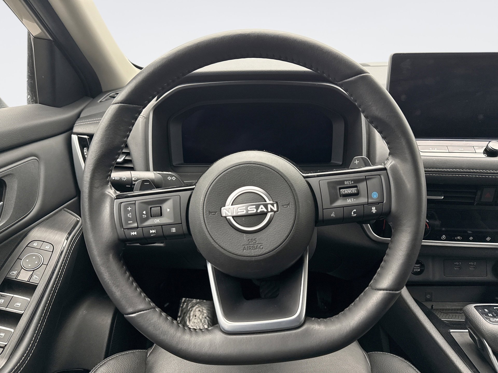 Used 2024 Nissan Rogue SL image 12