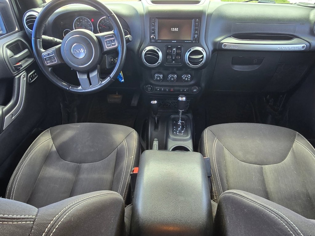 Used 2015 Jeep Wrangler Unlimited Rubicon w/ Connectivity Group image 25