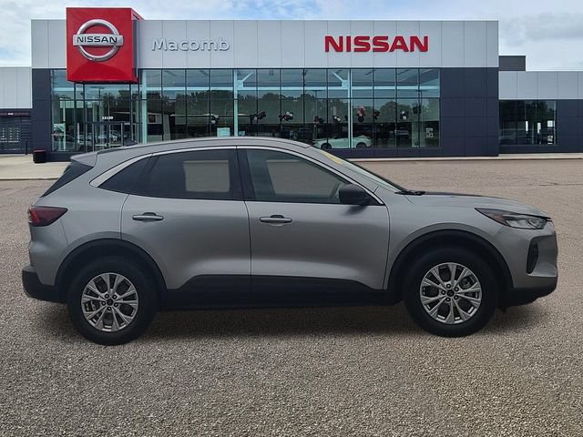 Used 2023 Ford Escape Active w/ Tech Pack #1 AWD/4WD image 8