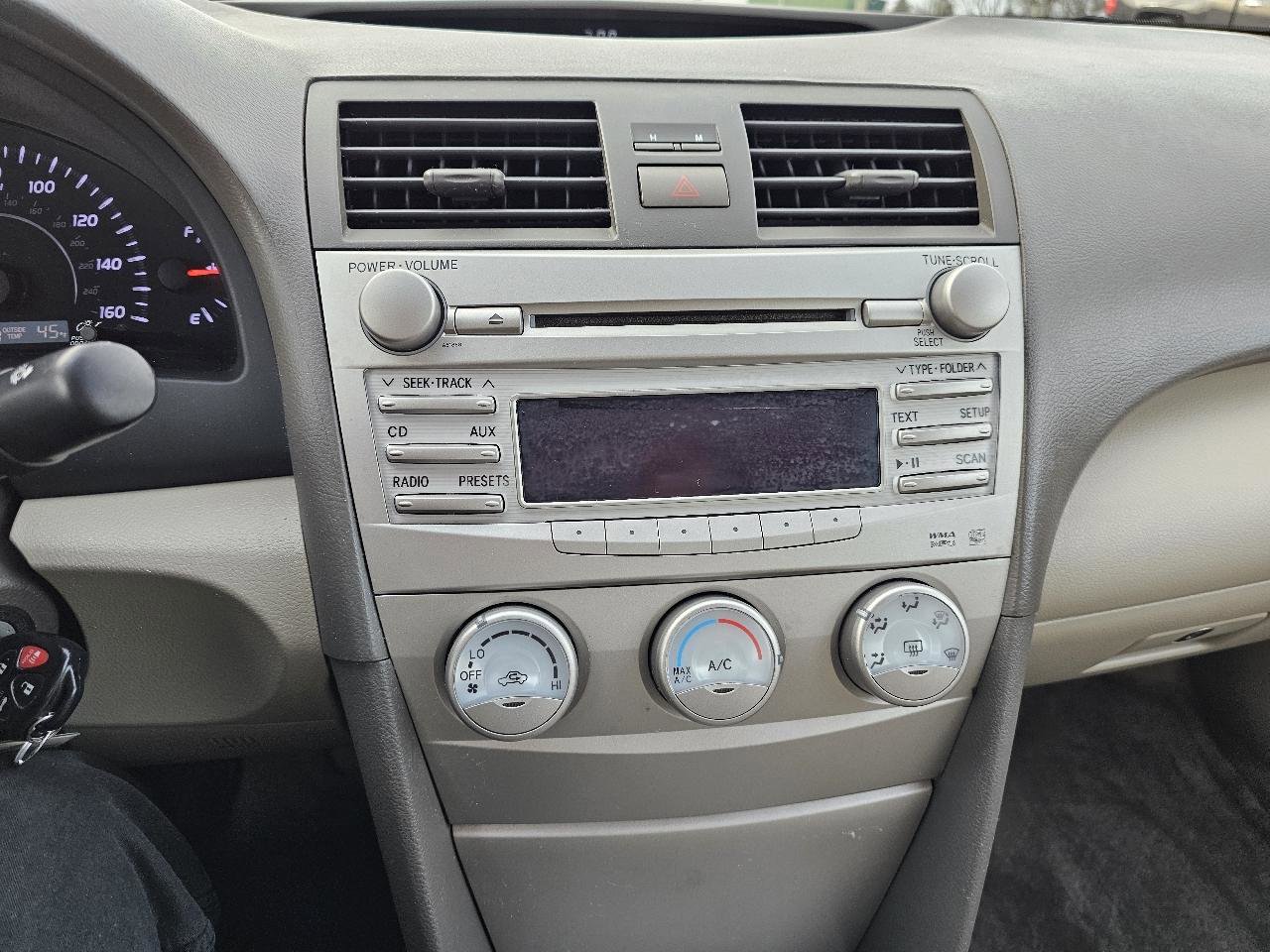 Used 2010 Toyota Camry LE image 48