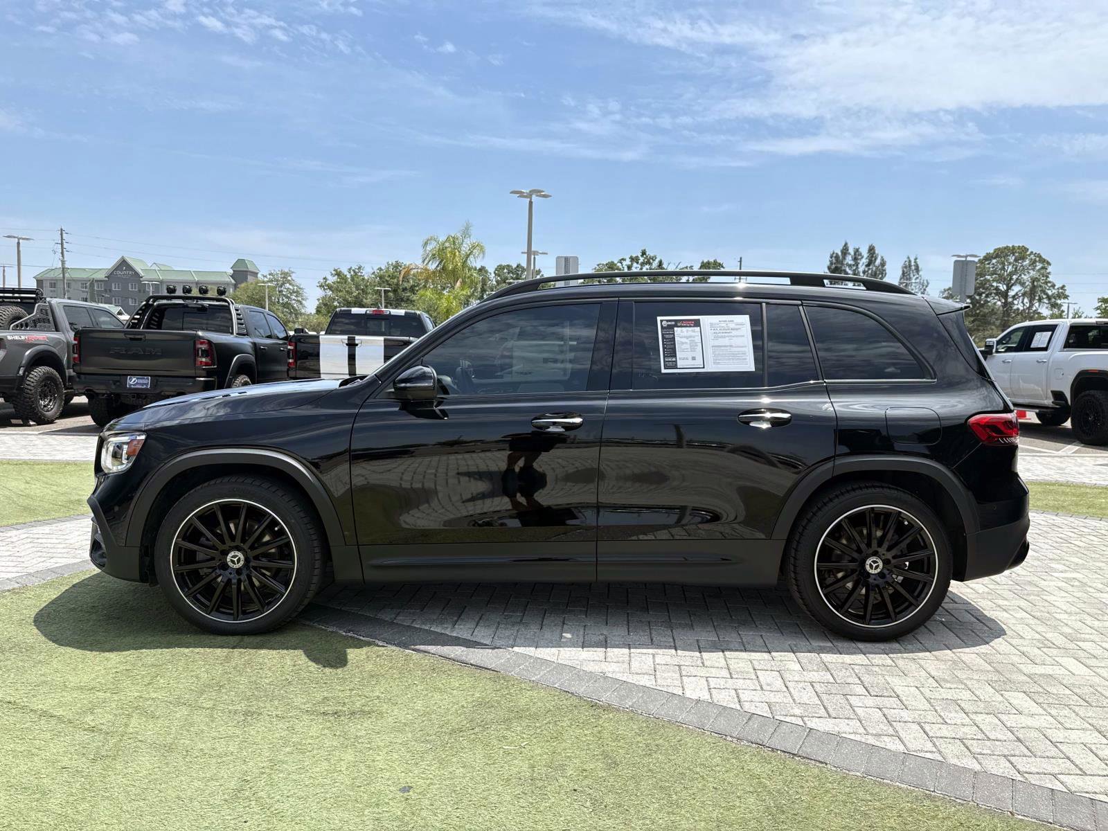 Certified 2023 Mercedes-Benz GLB 250 image 3