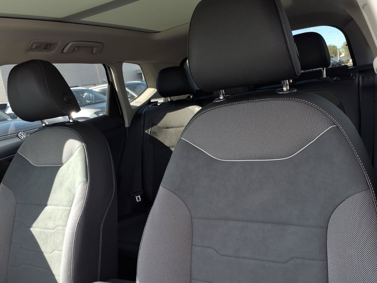 New 2026 Volkswagen Taos SE FWD image 9
